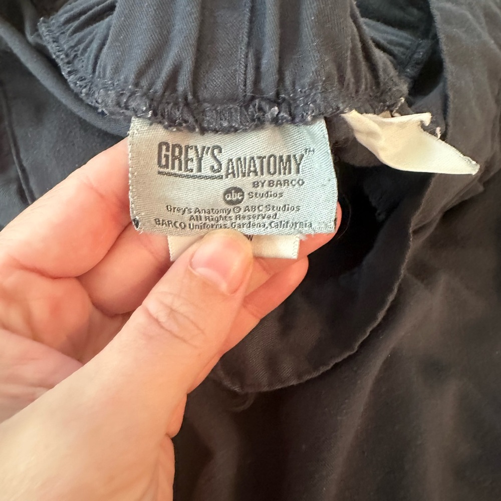 Grey’s Anatomy 3 sets of scrubs black, grey and navy blue bottoms XS tops S - Picture 2 of 11